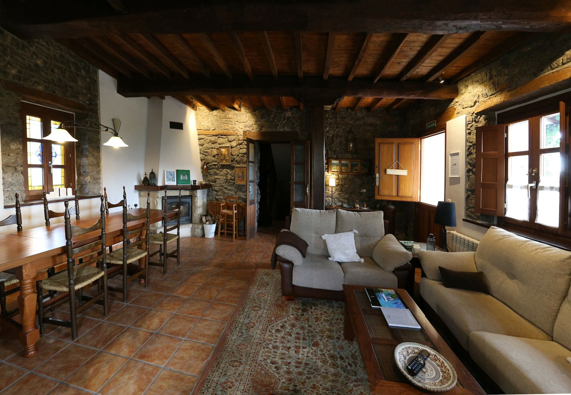 Casa De Aldea La Pumariega Hotel Caces Luaran gambar